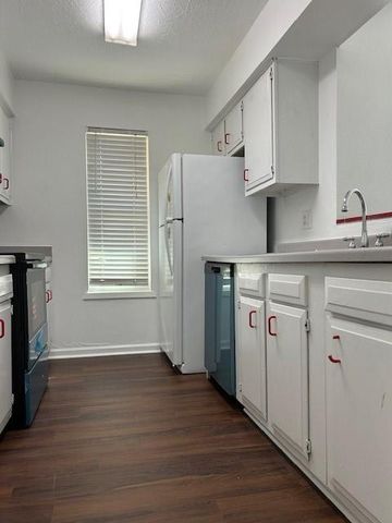 10555 Turtlewood Court 516, Houston, TX 77072