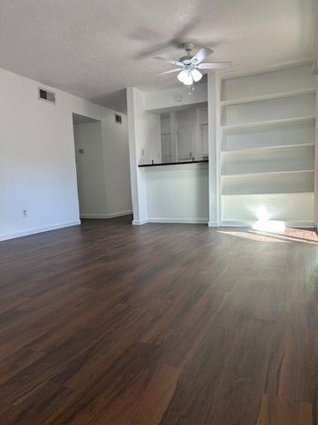 10555 Turtlewood Court 516, Houston, TX 77072