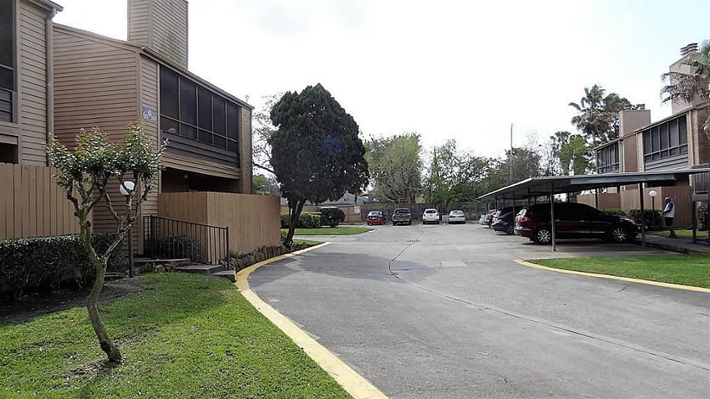 10555 Turtlewood Court 516, Houston, TX 77072