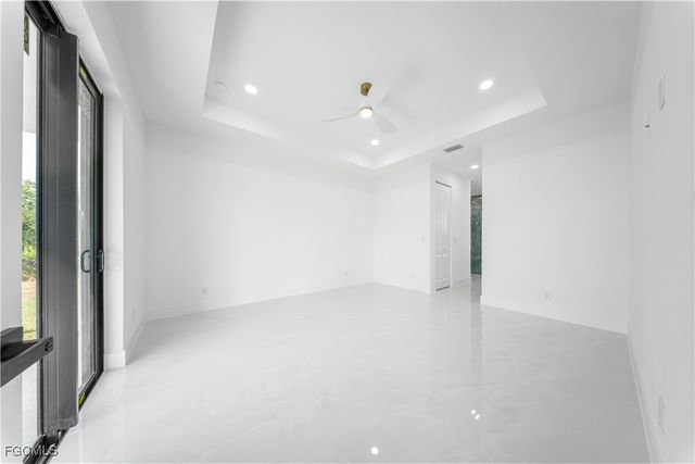 50 Denis AVE S, Lehigh Acres, FL 33976