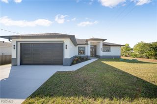 50 Denis AVE S, Lehigh Acres, FL 33976