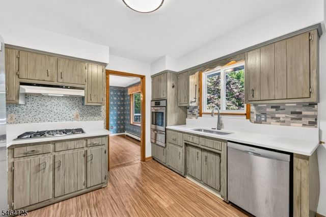 25 Starview Dr, Hillsborough Twp., NJ 08844