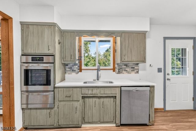 25 Starview Dr, Hillsborough Twp., NJ 08844