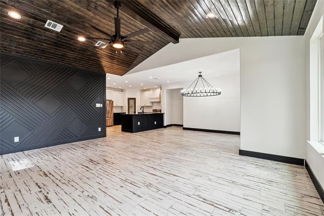 24717 Sligo St, Hempstead, TX 77445