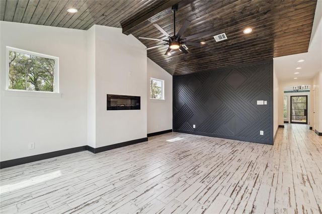 24717 Sligo St, Hempstead, TX 77445