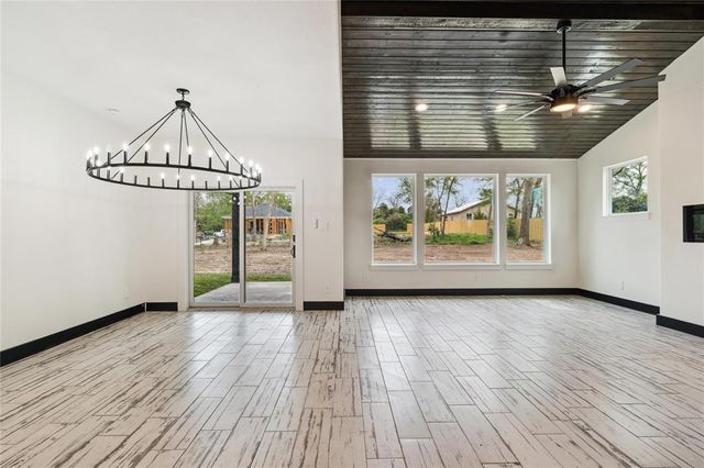 24717 Sligo St, Hempstead, TX 77445