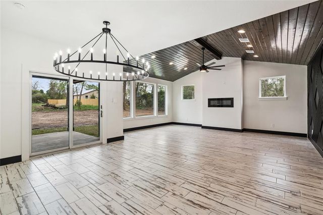 24717 Sligo St, Hempstead, TX 77445