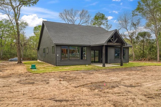 24717 Sligo St, Hempstead, TX 77445