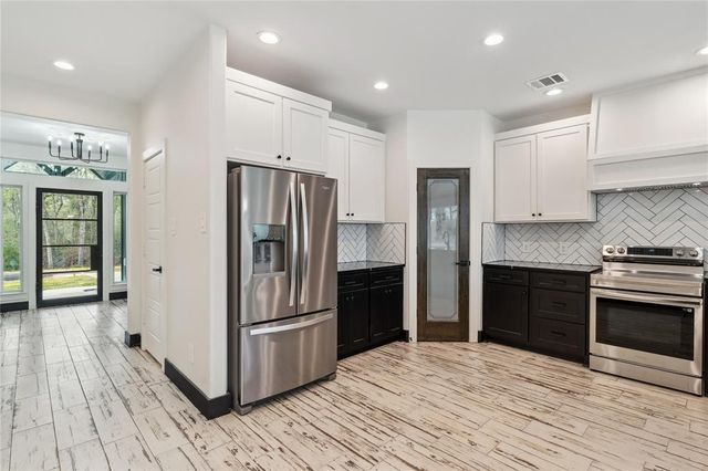 24717 Sligo St, Hempstead, TX 77445