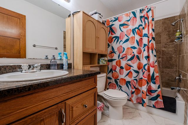 1607 American Way S, Fargo, ND 58103