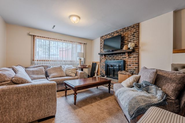 1607 American Way S, Fargo, ND 58103