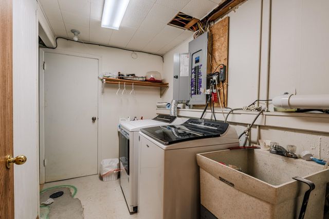 1607 American Way S, Fargo, ND 58103