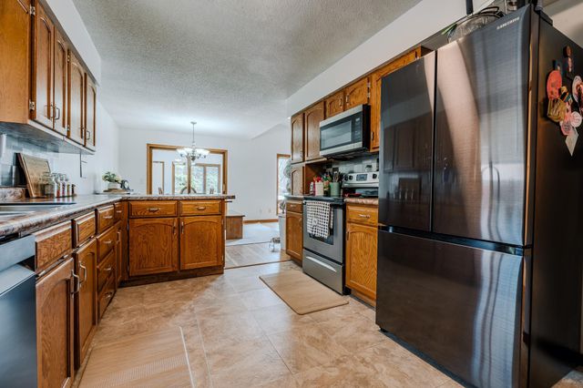 1607 American Way S, Fargo, ND 58103