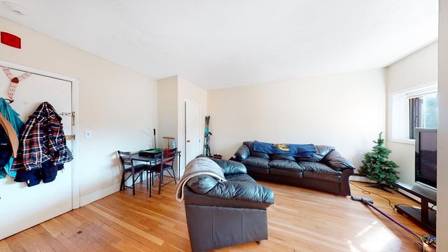 513 Beacon 10, Boston, MA 02215