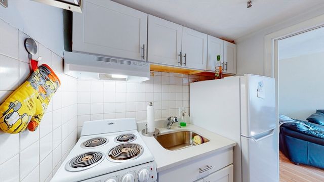 513 Beacon 10, Boston, MA 02215