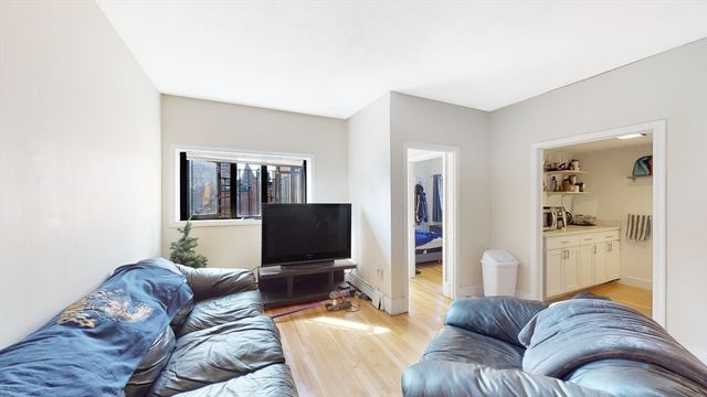 513 Beacon 10, Boston, MA 02215
