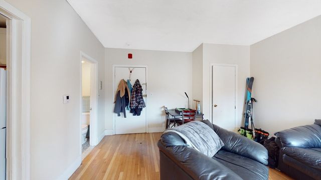 513 Beacon 10, Boston, MA 02215