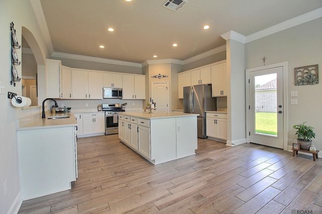 38390 Parliament Dr, Prairieville, LA 70769