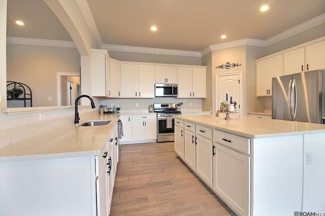 38390 Parliament Dr, Prairieville, LA 70769