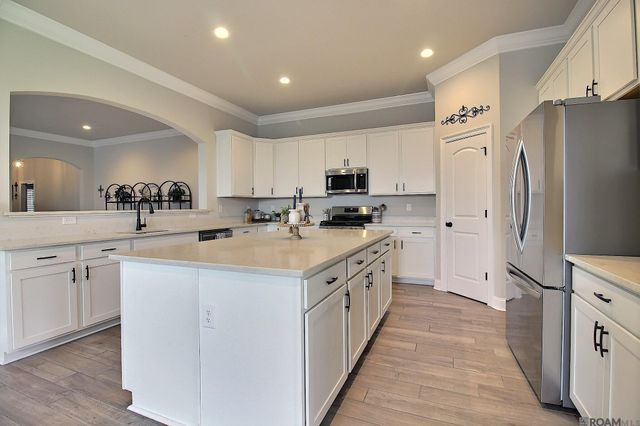 38390 Parliament Dr, Prairieville, LA 70769