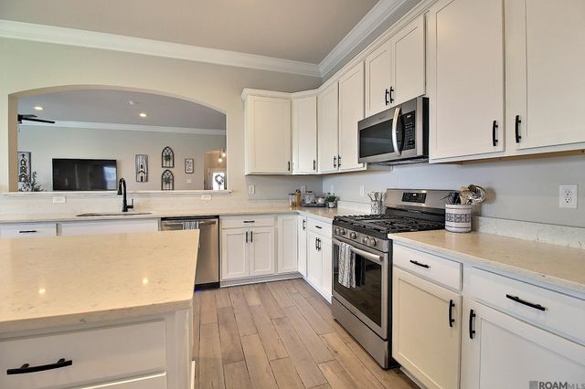38390 Parliament Dr, Prairieville, LA 70769