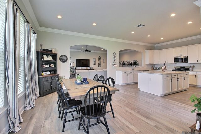 38390 Parliament Dr, Prairieville, LA 70769