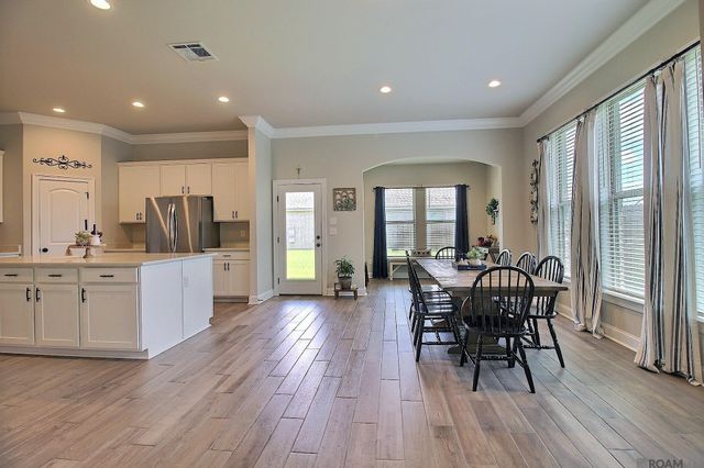 38390 Parliament Dr, Prairieville, LA 70769