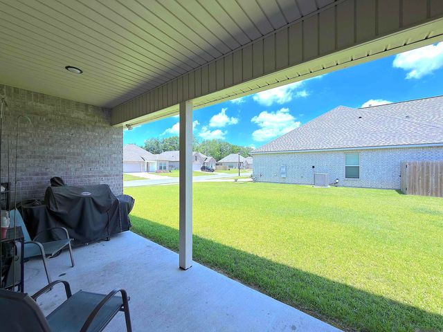38390 Parliament Dr, Prairieville, LA 70769