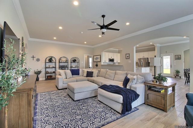 38390 Parliament Dr, Prairieville, LA 70769