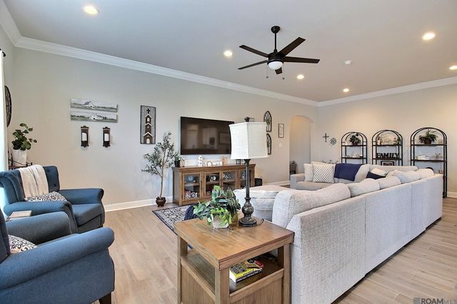38390 Parliament Dr, Prairieville, LA 70769