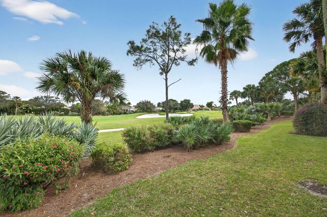 113 Palm Point Circle A, Palm Beach Gardens, FL 33418