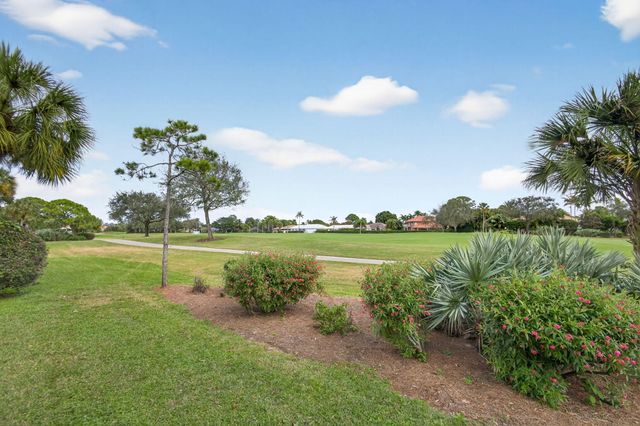 113 Palm Point Circle A, Palm Beach Gardens, FL 33418