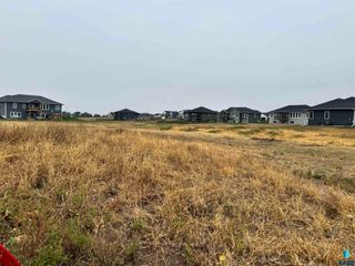 167 N Perry Ln Lane, Harrisburg, SD 57032