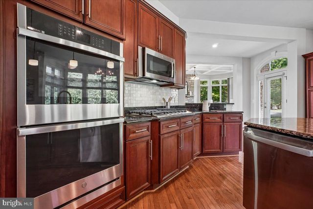 11040 HEATHLAND DR, Oakton, VA 22124