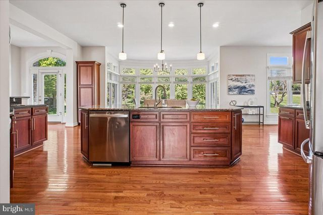 11040 HEATHLAND DR, Oakton, VA 22124