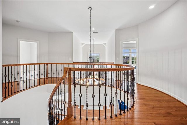 11040 HEATHLAND DR, Oakton, VA 22124