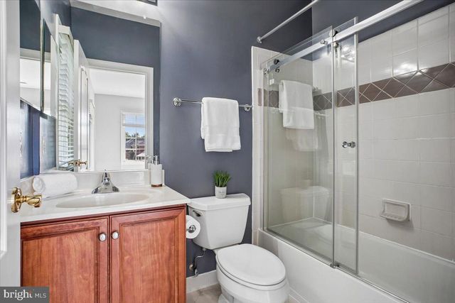 11040 HEATHLAND DR, Oakton, VA 22124