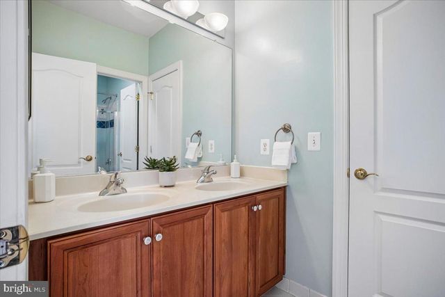 11040 HEATHLAND DR, Oakton, VA 22124