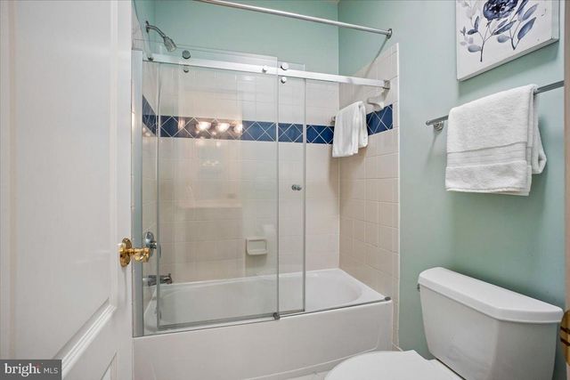 11040 HEATHLAND DR, Oakton, VA 22124