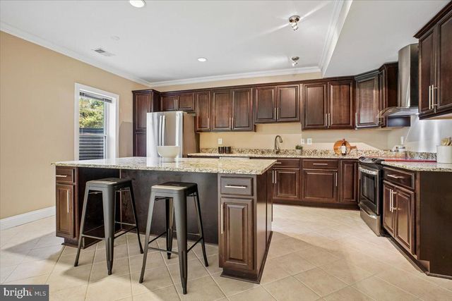 11040 HEATHLAND DR, Oakton, VA 22124