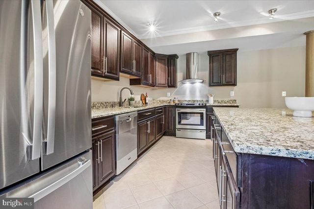 11040 HEATHLAND DR, Oakton, VA 22124