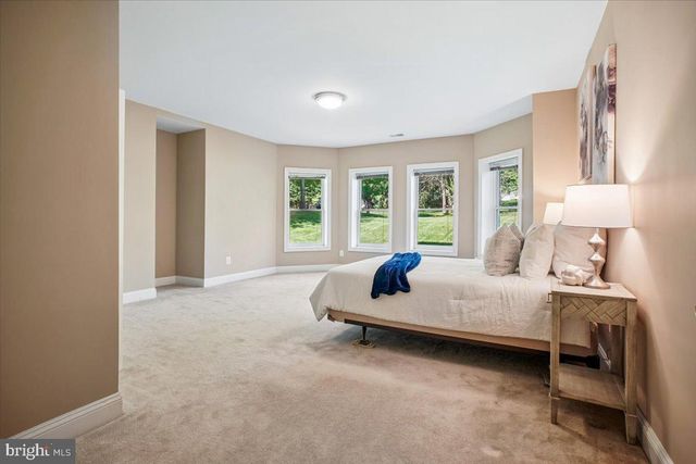 11040 HEATHLAND DR, Oakton, VA 22124