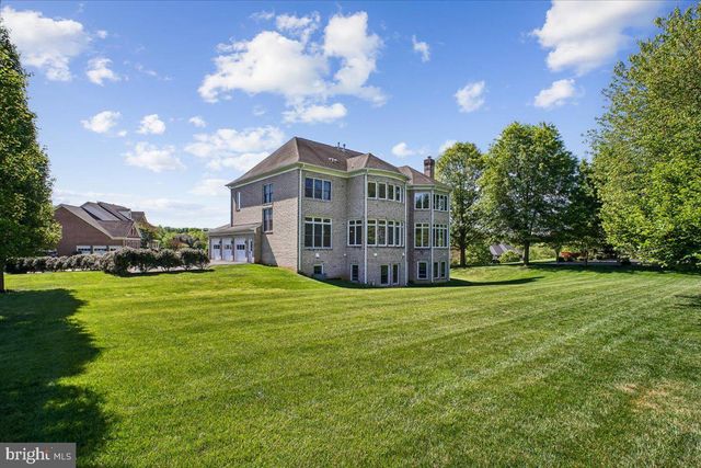 11040 HEATHLAND DR, Oakton, VA 22124