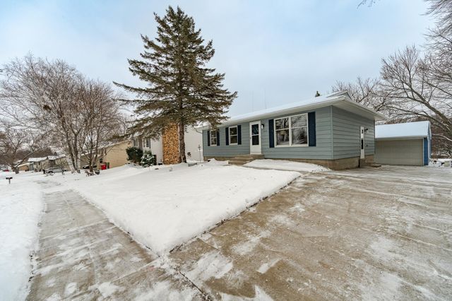 4054 4th Place NW, Rochester, MN 55901