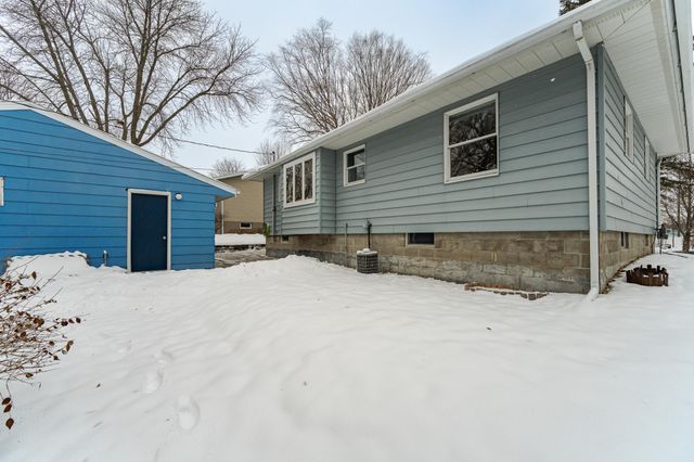 4054 4th Place NW, Rochester, MN 55901