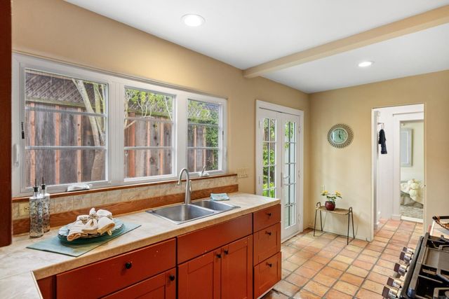 665 Pine Avenue, Pacific Grove, CA 93950