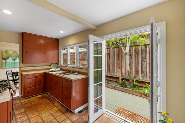 665 Pine Avenue, Pacific Grove, CA 93950