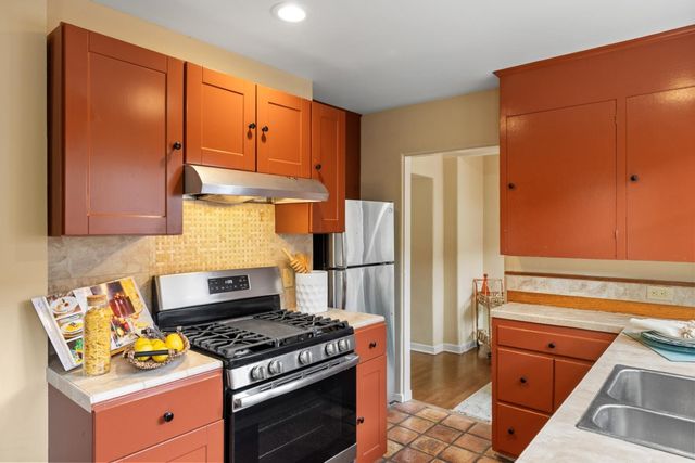 665 Pine Avenue, Pacific Grove, CA 93950