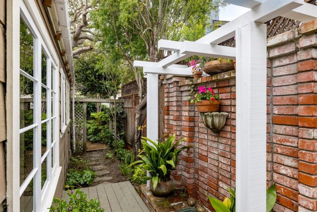 665 Pine Avenue, Pacific Grove, CA 93950