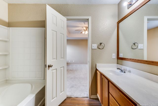 13327 Asbury Vis, San Antonio, TX 78249
